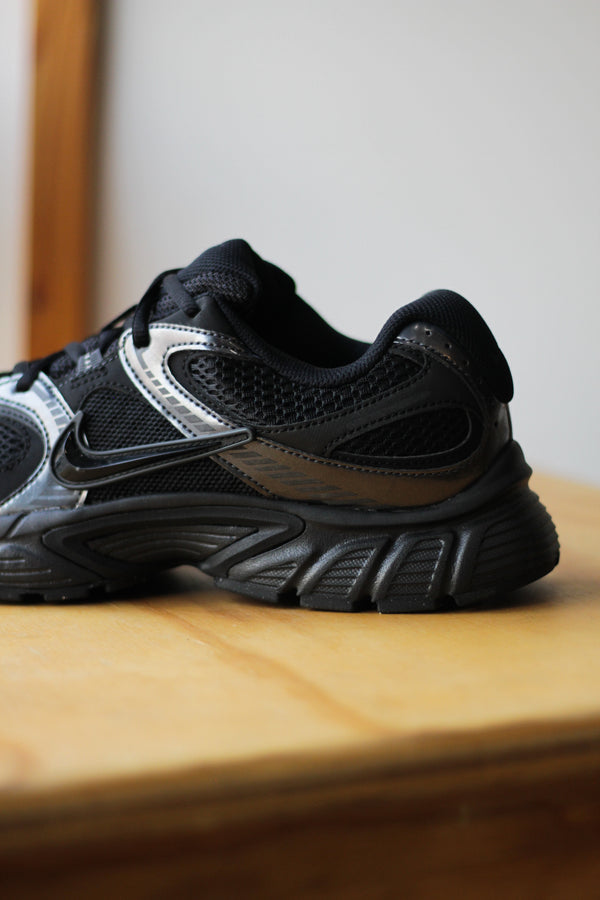 NIKE V5 RNR "BLACK/BLACK-ANTHRACITE"