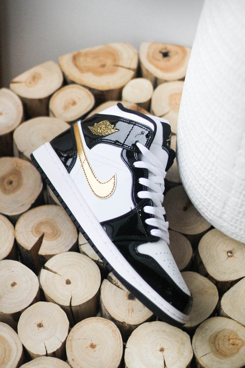 AIR JORDAN 1 MID SE "METALLIC GOLD"