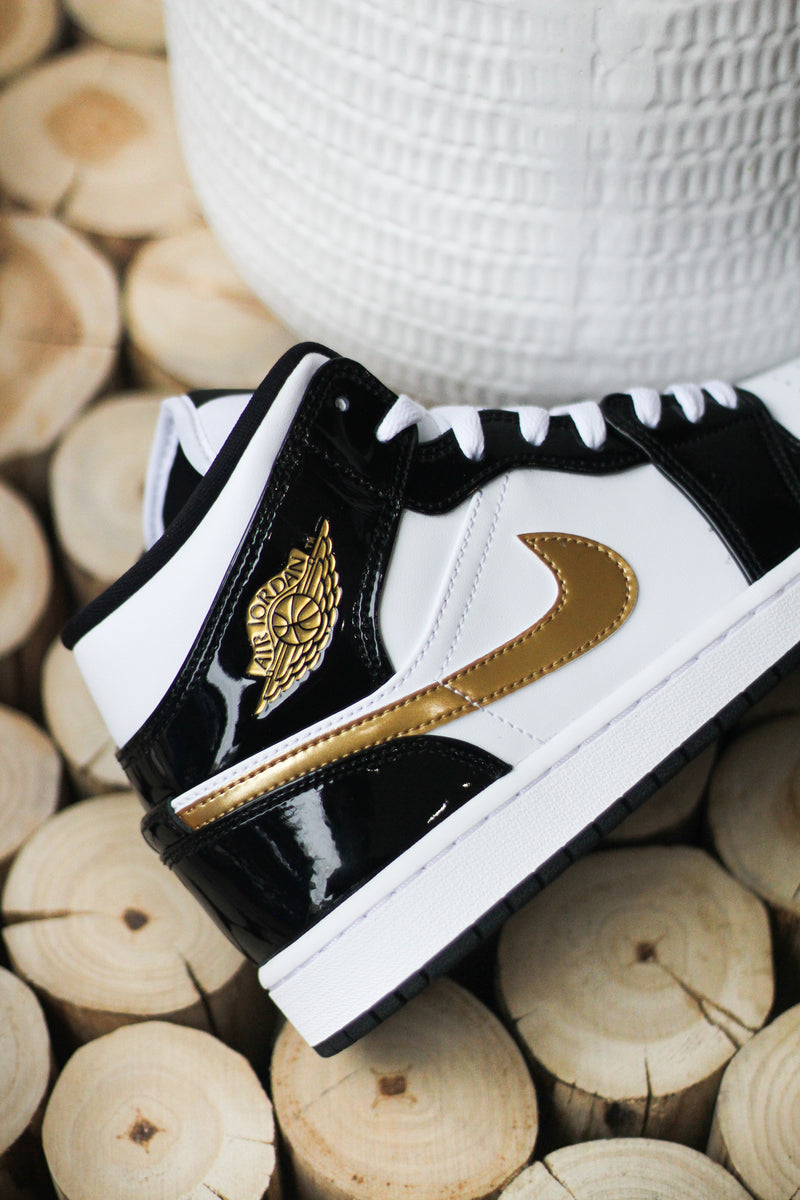 AIR JORDAN 1 MID SE "METALLIC GOLD"