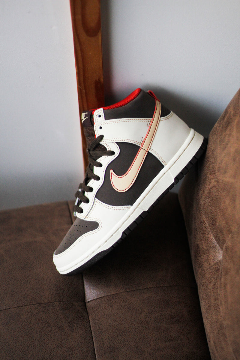 DUNK HIGH RETRO SE "BAROQUE BROWN"
