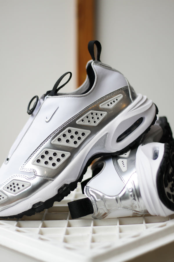 W NIKE AIR MAX SNDR "WHITE/METALLIC SILVER-BLACK"
