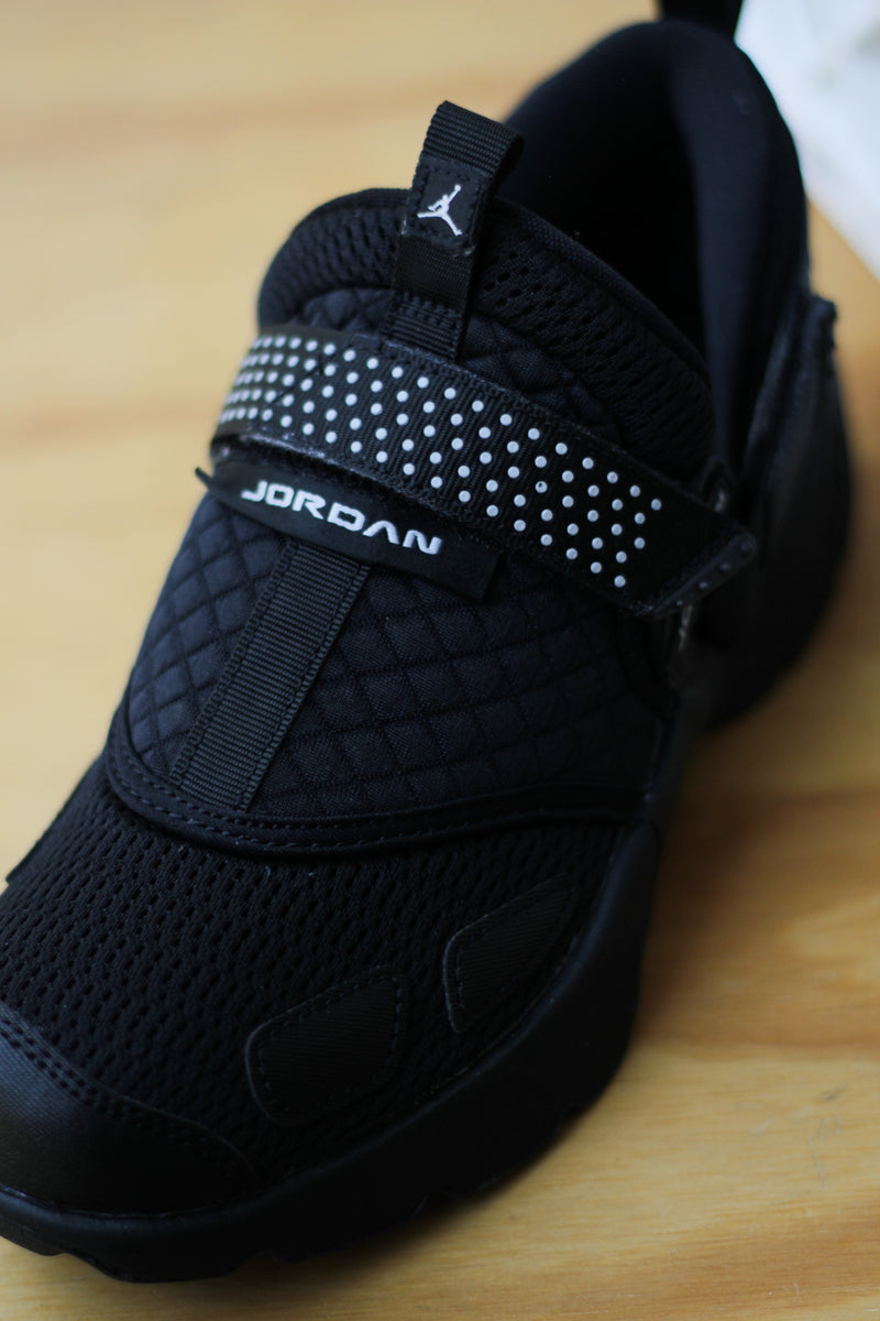 W JORDAN TRUNNER LX "BLACK/BLACK-BLACK"