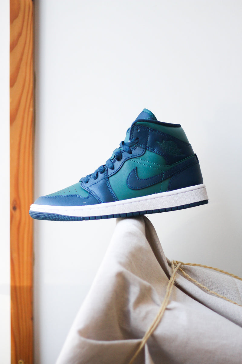 W AIR JORDAN 1 MID "SKY J TEAL"