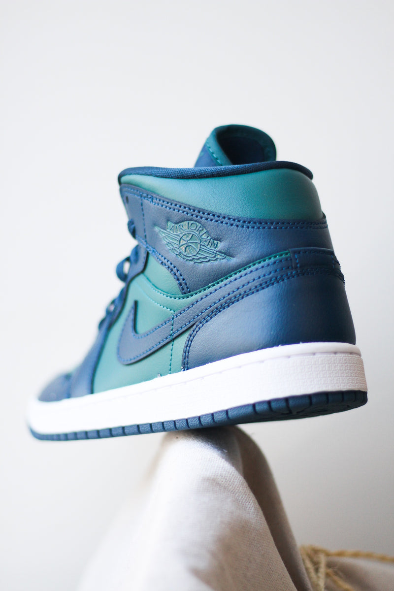 W AIR JORDAN 1 MID "SKY J TEAL"
