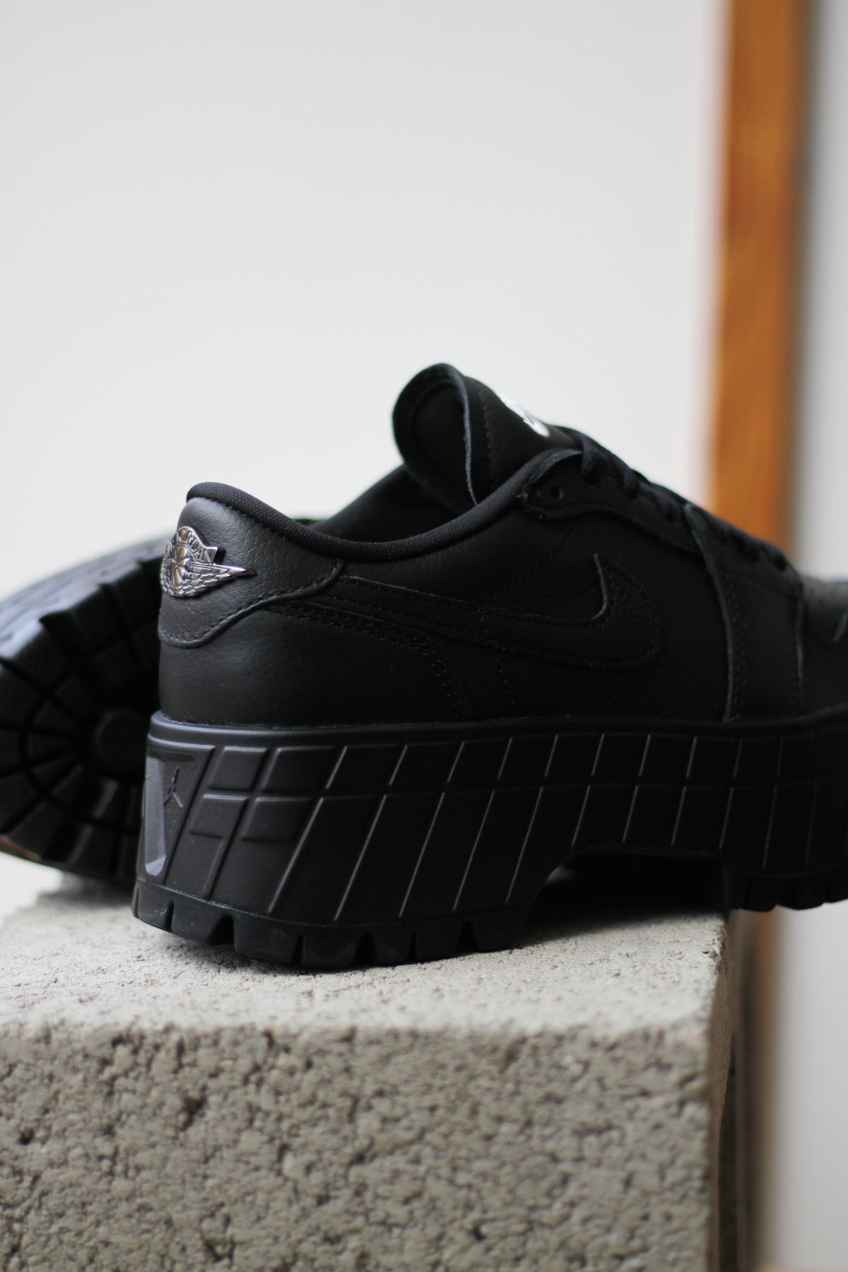 靴 NikeAirJordan 1 Brooklyn Low Black 23.5 Air Jordan 1 Brooklyn Low Black HF3184-001