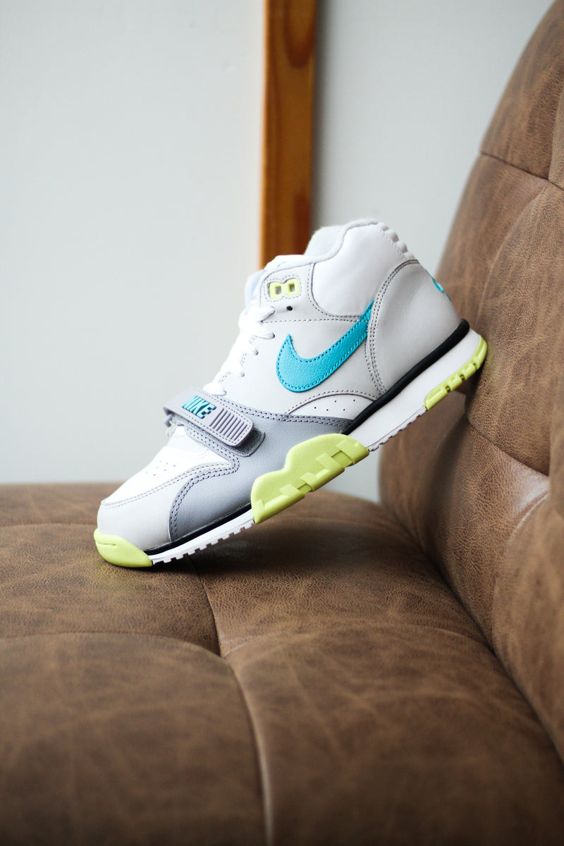 AIR TRAINER 1 "TEAL NEBULA"