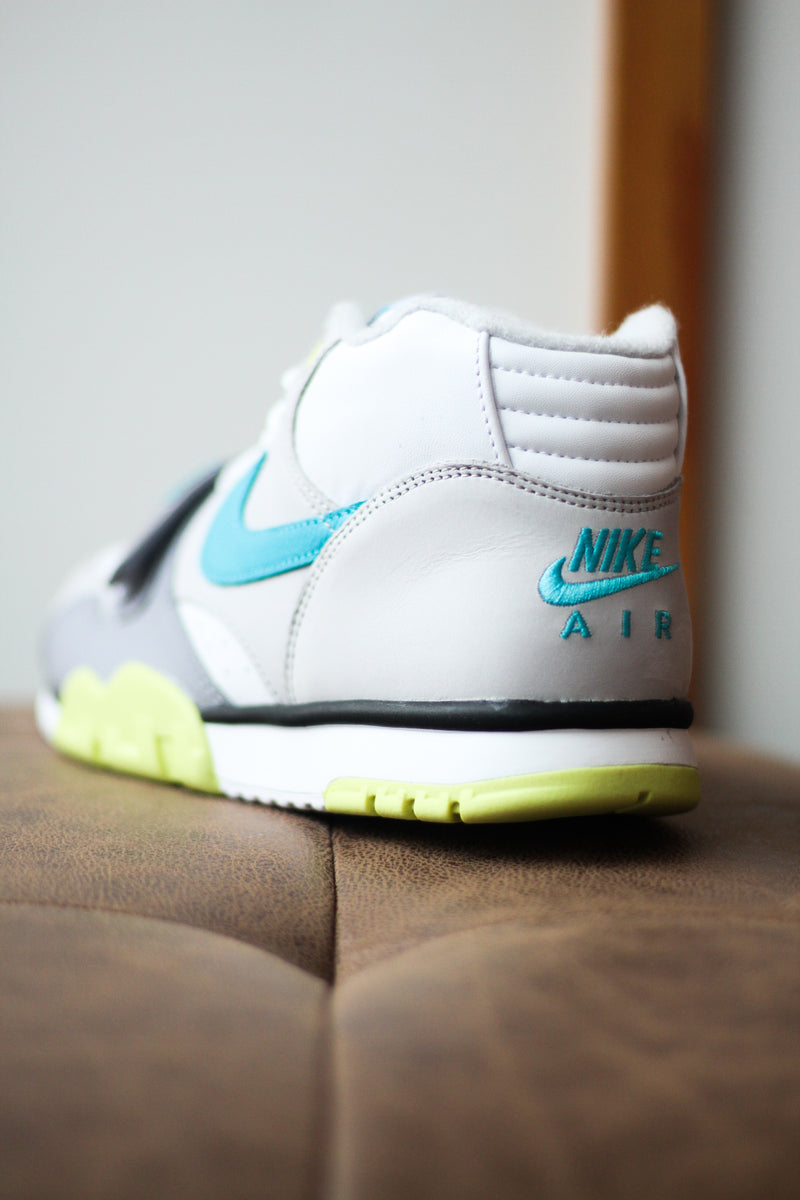 AIR TRAINER 1 "TEAL NEBULA"
