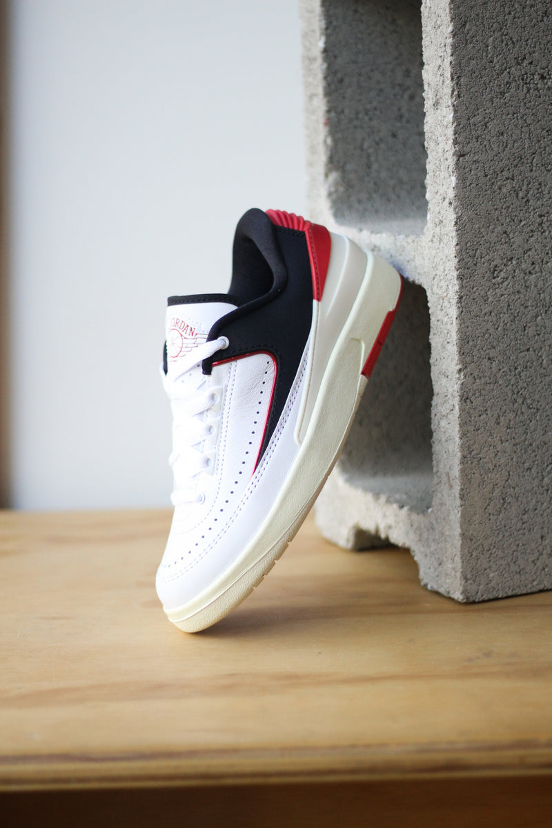 W AIR JORDAN 2 RETRO LOW "UNIVERSITY RED"