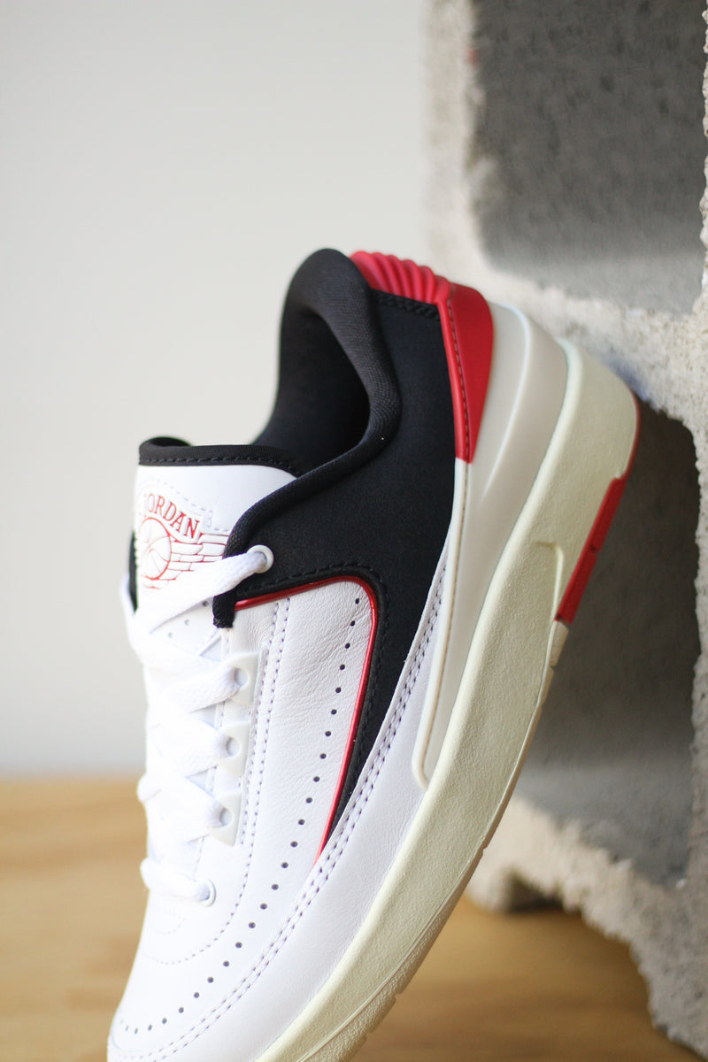 W AIR JORDAN 2 RETRO LOW "UNIVERSITY RED"