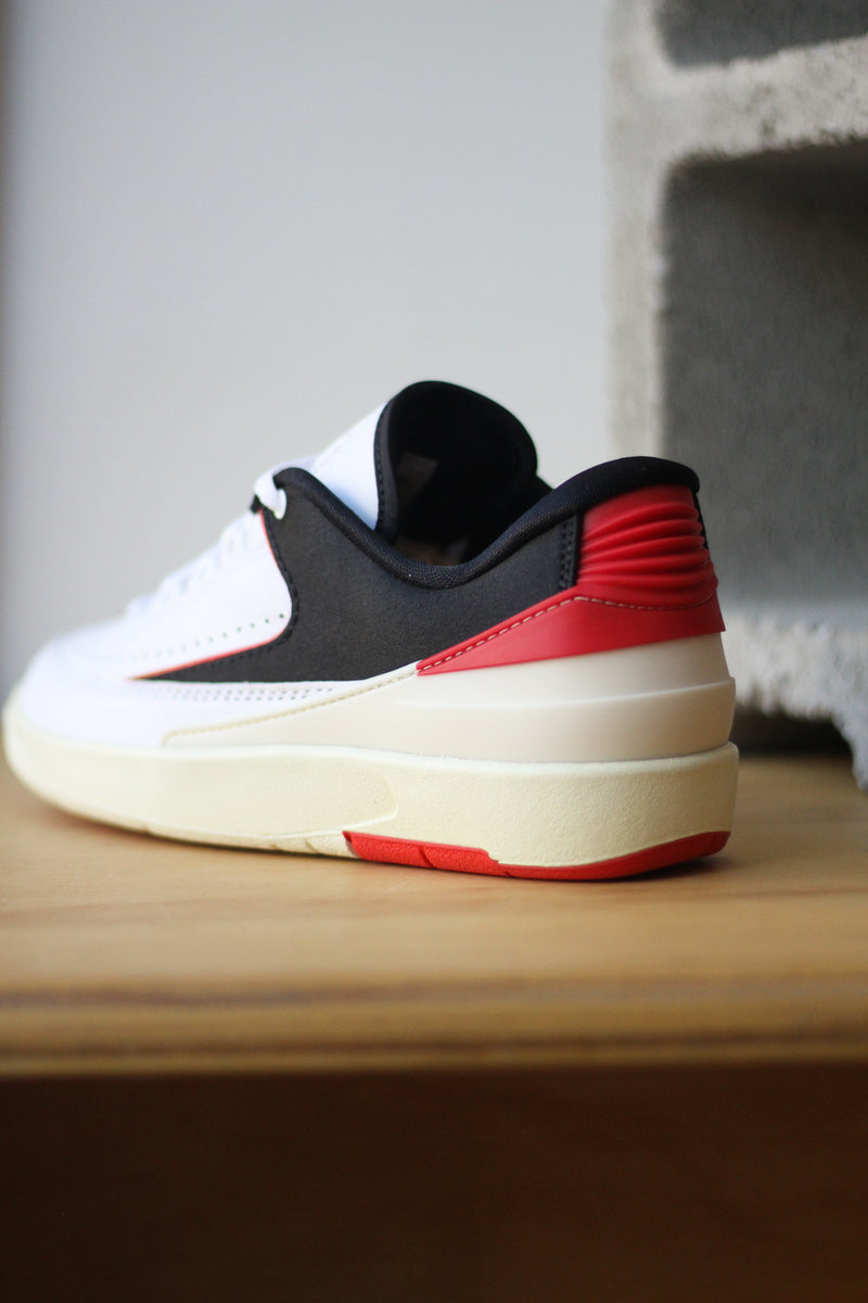 W AIR JORDAN 2 RETRO LOW "UNIVERSITY RED"