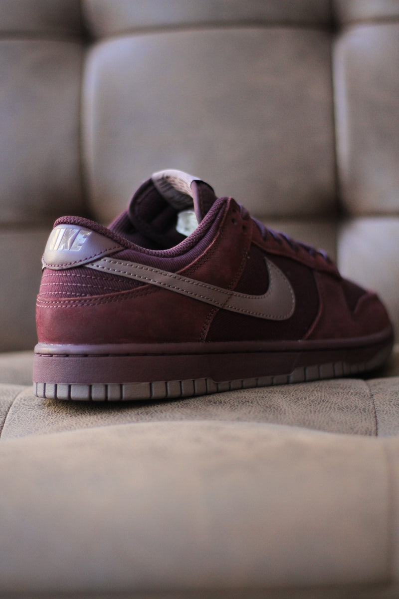 DUNK LOW RETRO PRM "BURGUNDY CRUSH"
