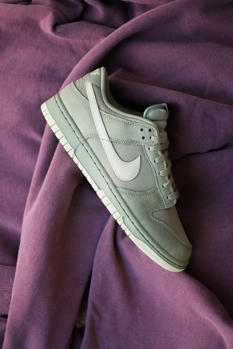 DUNK LOW RETRO PRM "OIL GREEN"