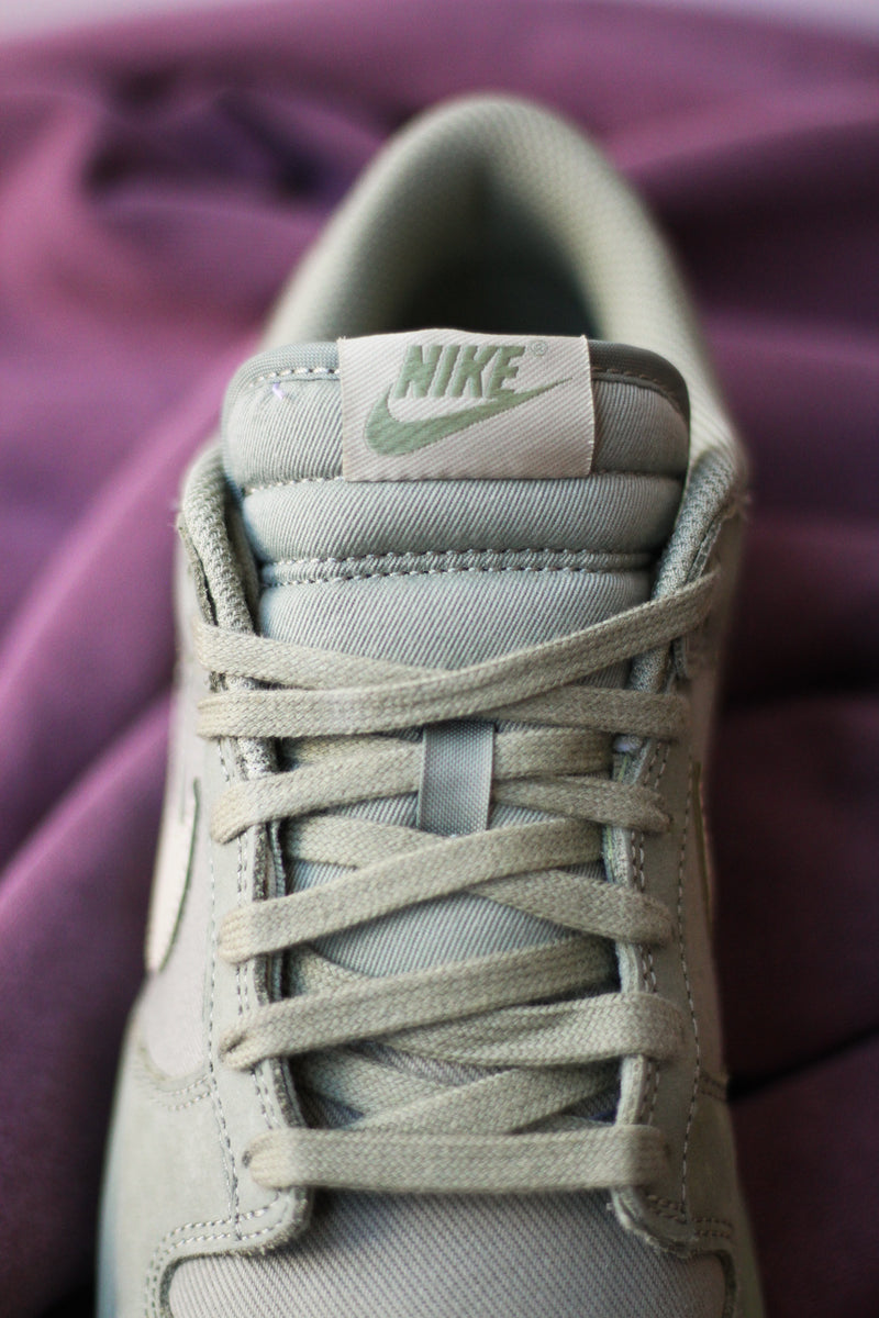 DUNK LOW RETRO PRM "OIL GREEN"