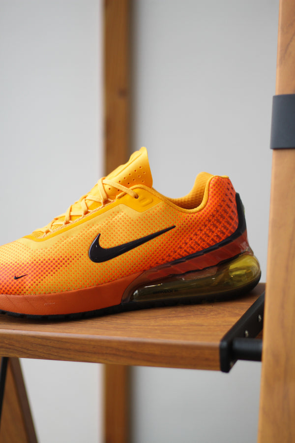 NIKE AIR MAX PHOENIX "SUNDIAL/BURGUNDY ASH-ORANGE"