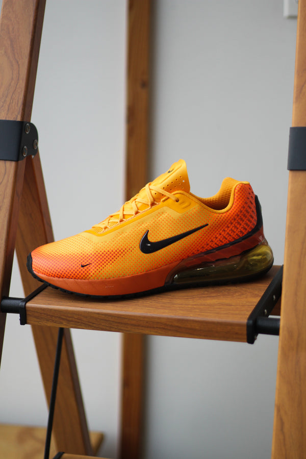 NIKE AIR MAX PHOENIX "SUNDIAL/BURGUNDY ASH-ORANGE"