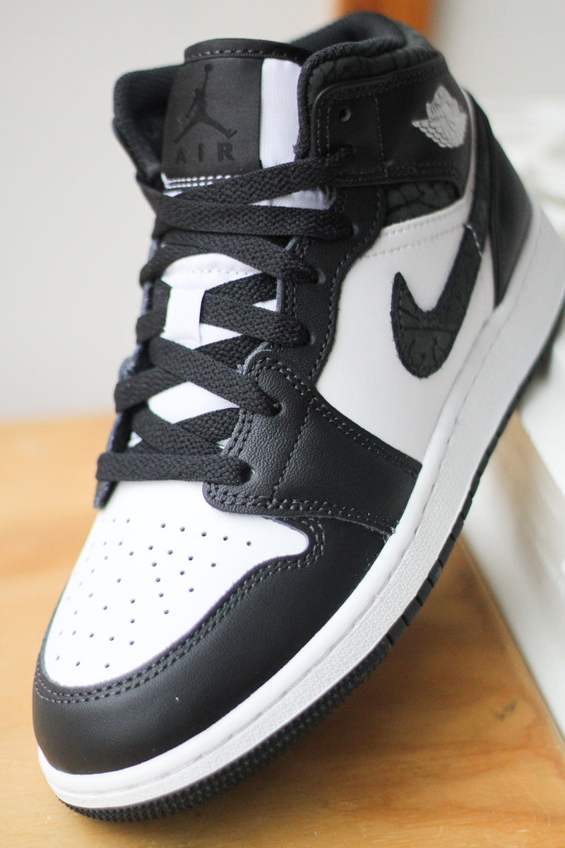 AIR JORDAN 1 MID SE (GS) "OFF NOIR"