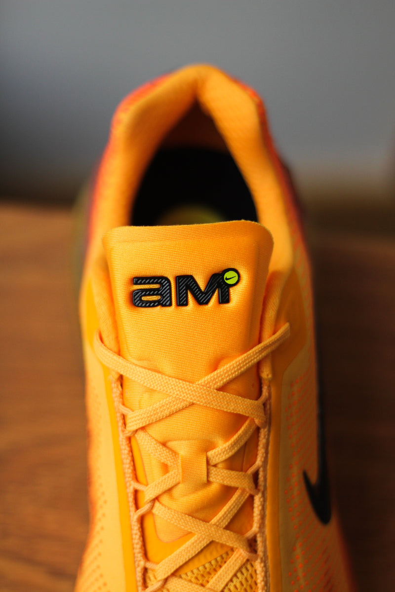NIKE AIR MAX PHOENIX "SUNDIAL/BURGUNDY ASH-ORANGE"