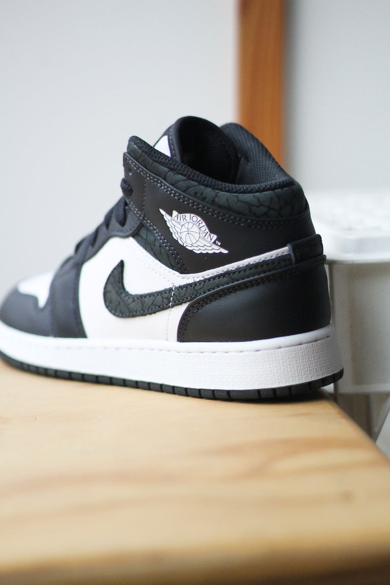 AIR JORDAN 1 MID SE (GS) "OFF NOIR"