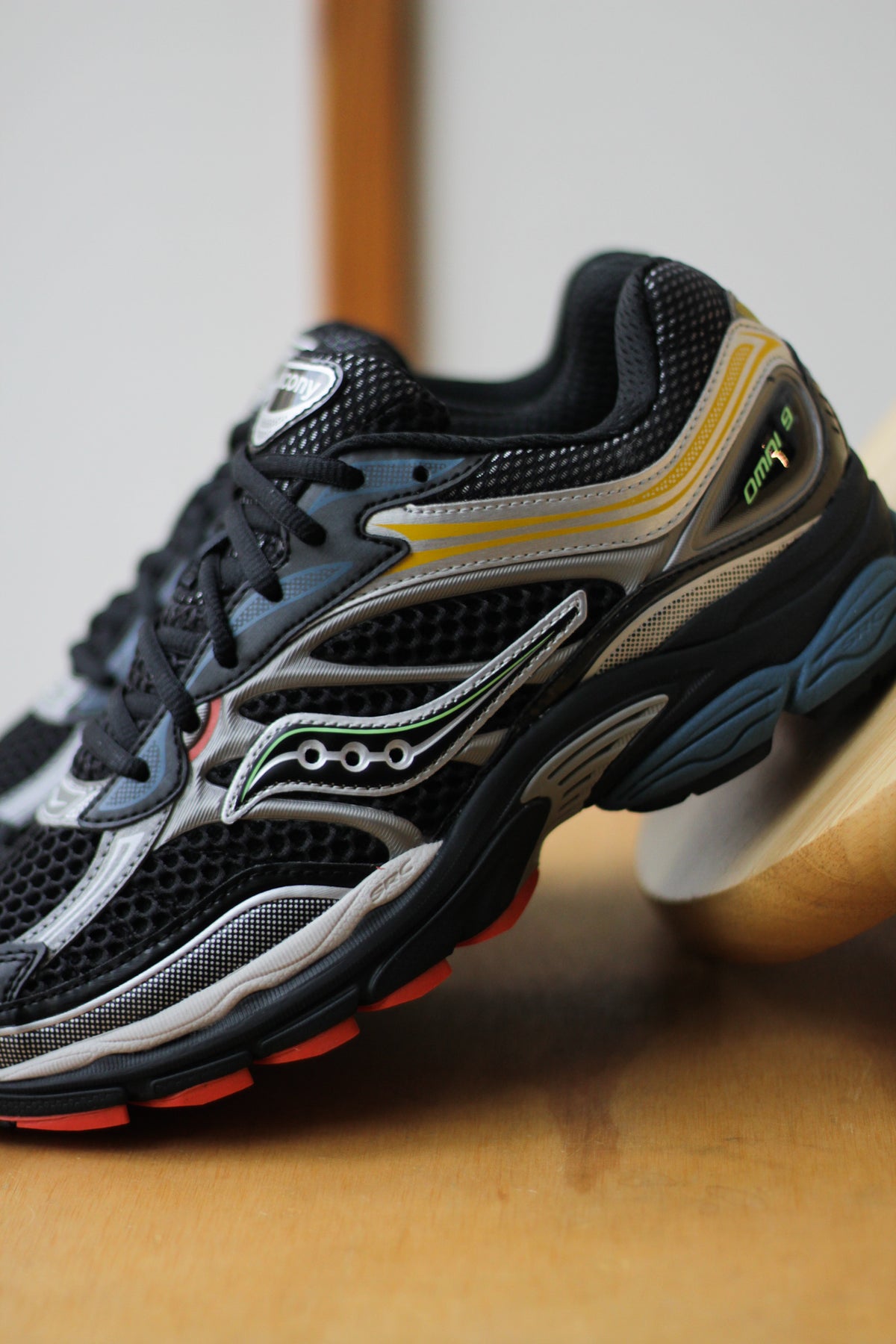 SAUCONY PROGRID OMNI 9  display picture 1