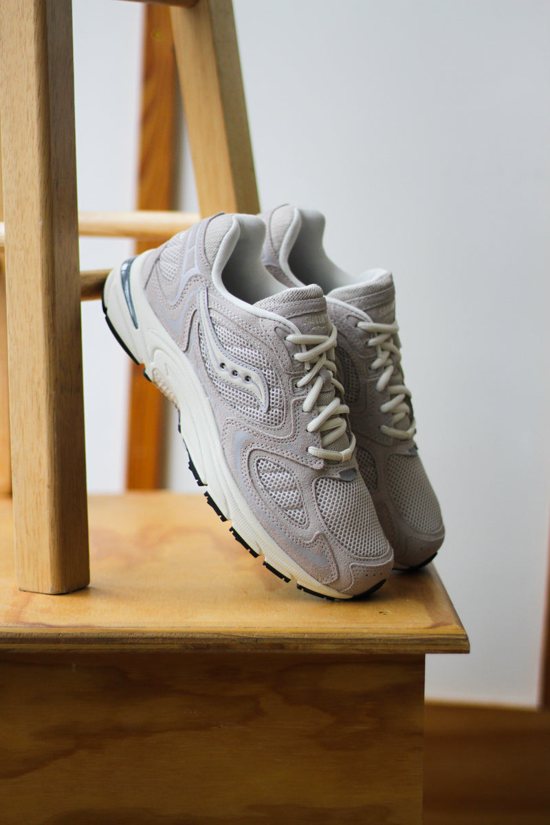 Saucony Grid Jazz 9 Sneakers - Suède - Heren - Grijs - Maat 43 Saucony Grid Jazz 9 Sneakers - Suède - Heren - Grijs - Maat 43