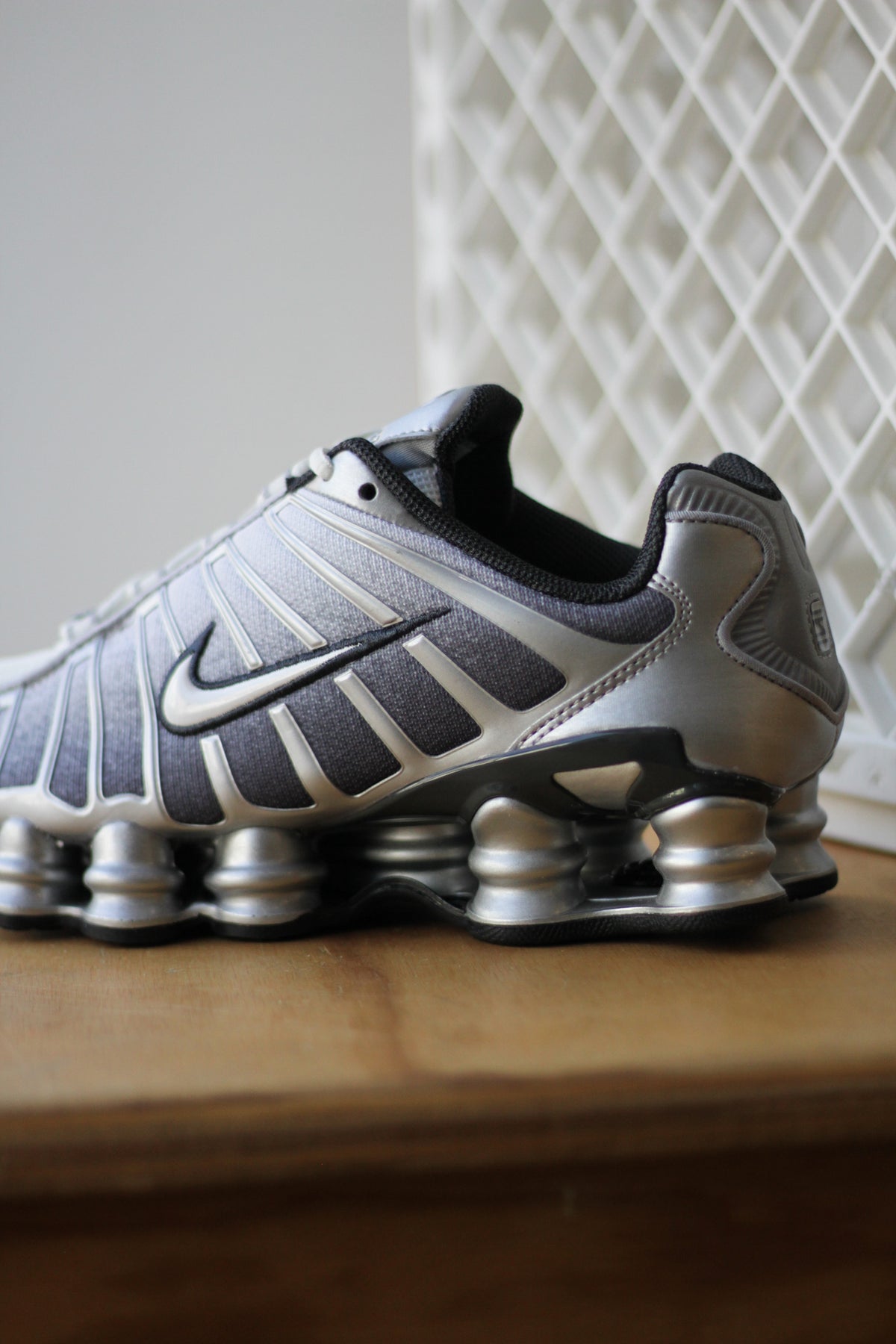 新品未使用 Nike shox TL 27cm NIKE公式】ナイキ ショックス TL ウィメンズシューズ.オンライン