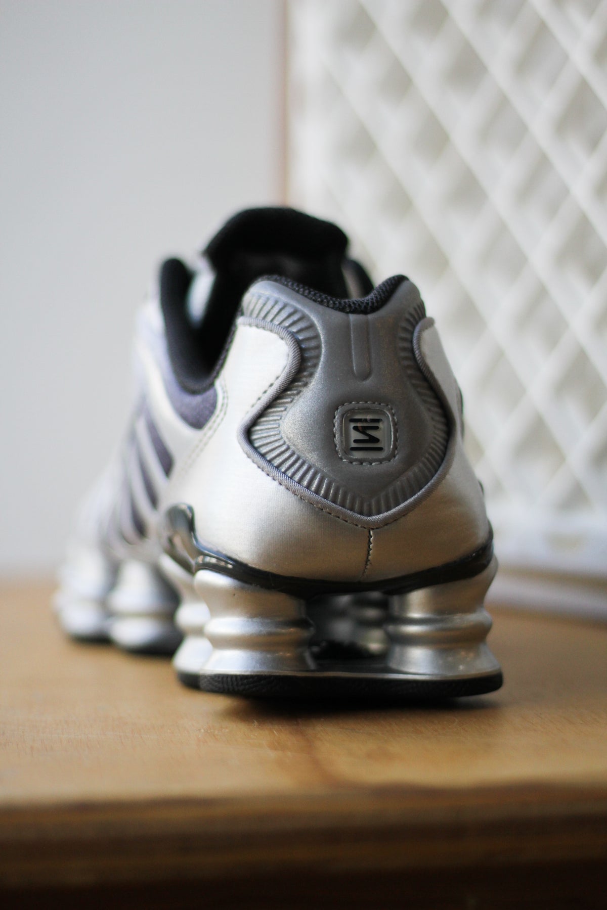 靴 NIKE SHOX TL LLIC SILVER 23 NIKE SHOX TL 