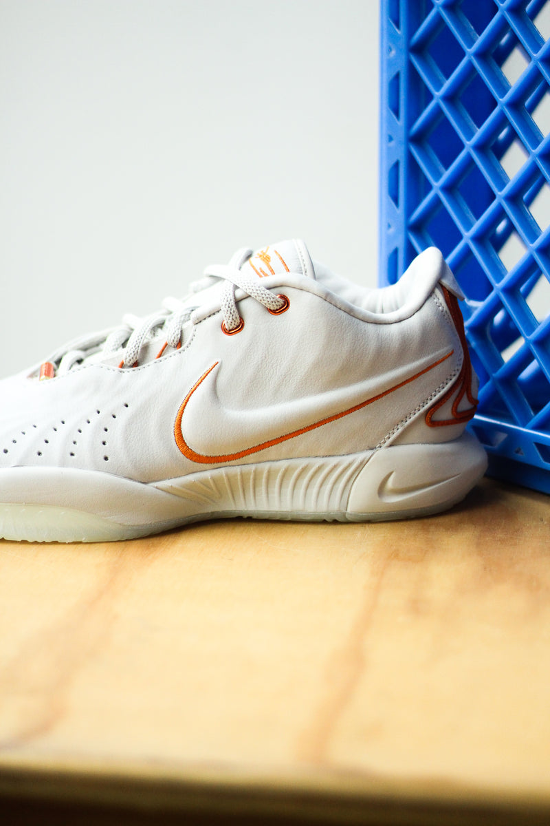 LEBRON XXI "AKOYA"