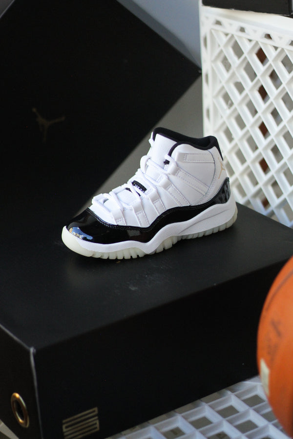 AIR JORDAN 11 RETRO (PS) "WHITE/METALLIC GOLD"