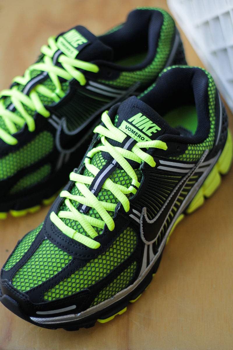 NIKE ZOOM VOMERO 5 "LEMON VENOM/BLACK-WHITE"