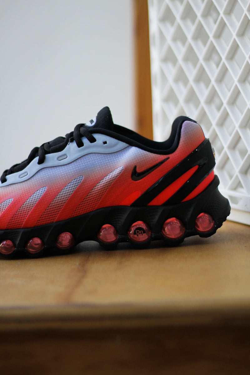 NIKE AIR MAX DN8 "ROYAL TINT/BLACK-BRIGHT CRIMSON"