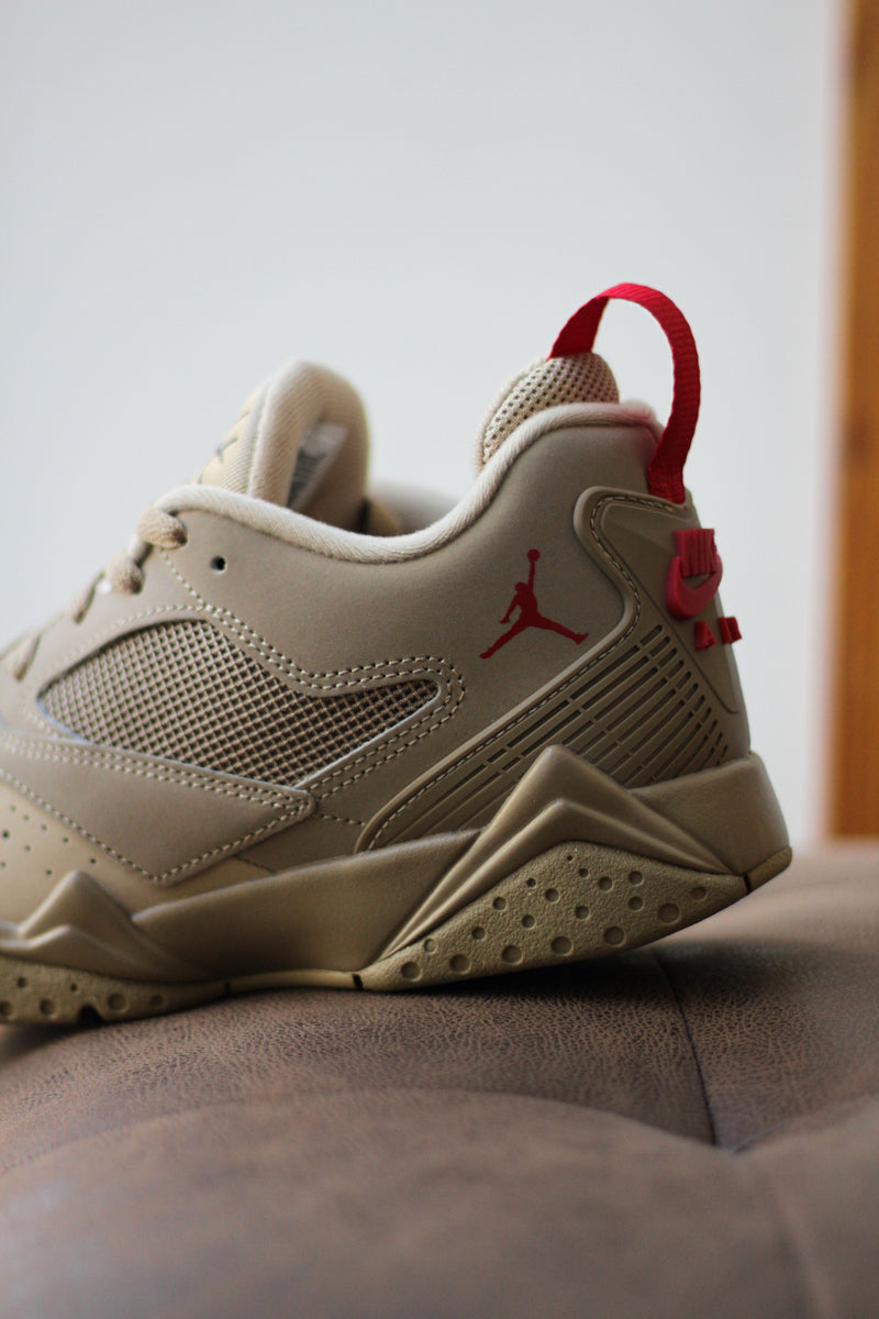 AIR JORDAN MVP 92 "DESERT CAMO/FIRE RED-MUSHROOM-ANTHRACITE"