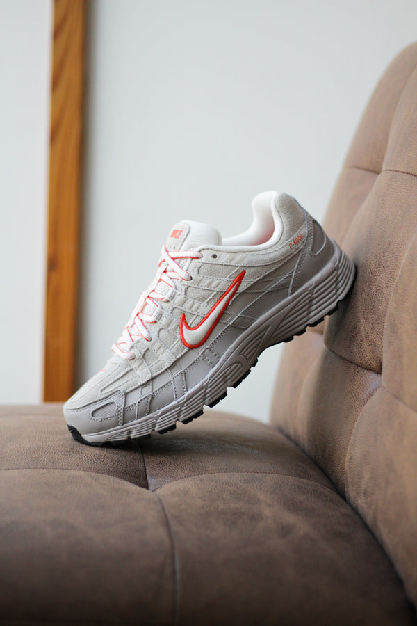 NIKE P-6000 PRM "PHANTOM/PICANTE RED-COLLEGE GREY-BLACK"
