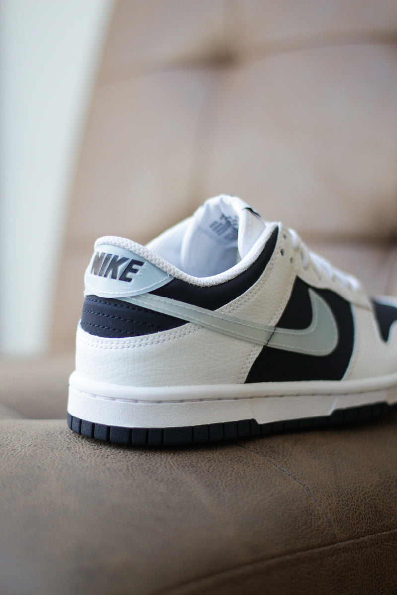 NIKE DUNK LOW (GS) "WHITE/LT ARMORY BLUE-DEEP ROYAL BLUE"