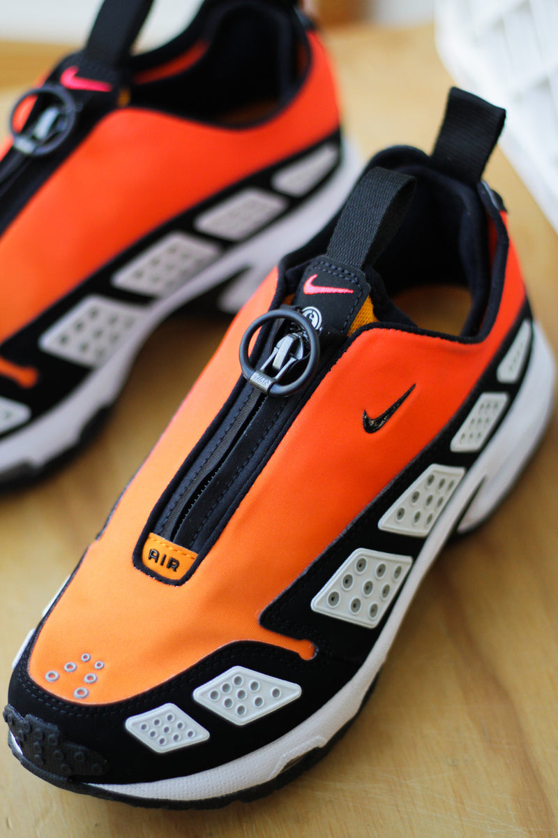 W NIKE AIR MAX SNDR "BRIGHT CRIMSON/BLACK-BRIGHT CERAMIC"
