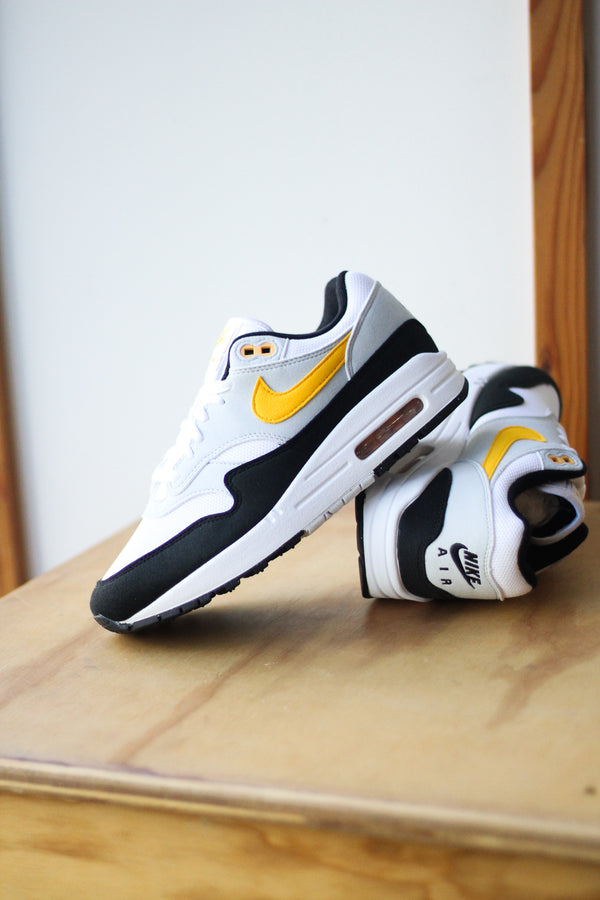 AIR MAX 1 "UNIVERSITY GOLD"