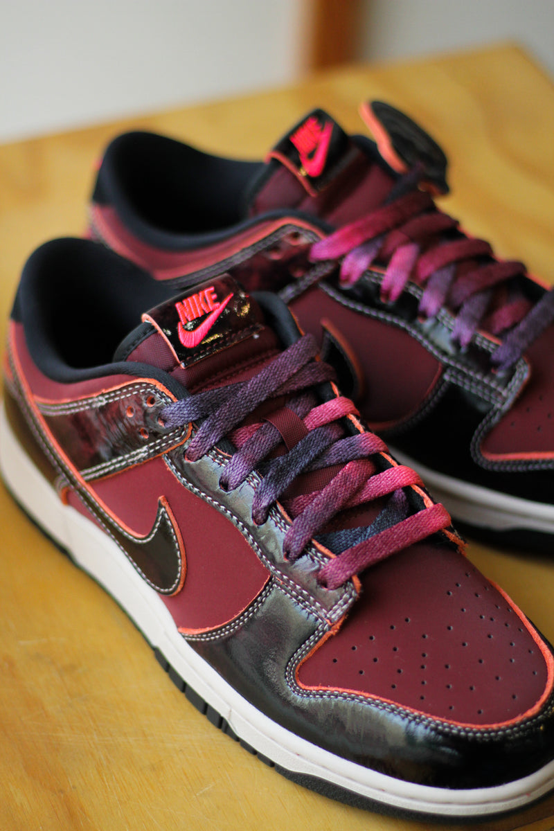 NIKE DUNK LOW RETRO SE "DARK TEAM RED/SOLAR RED-BLACK-SILT RED"
