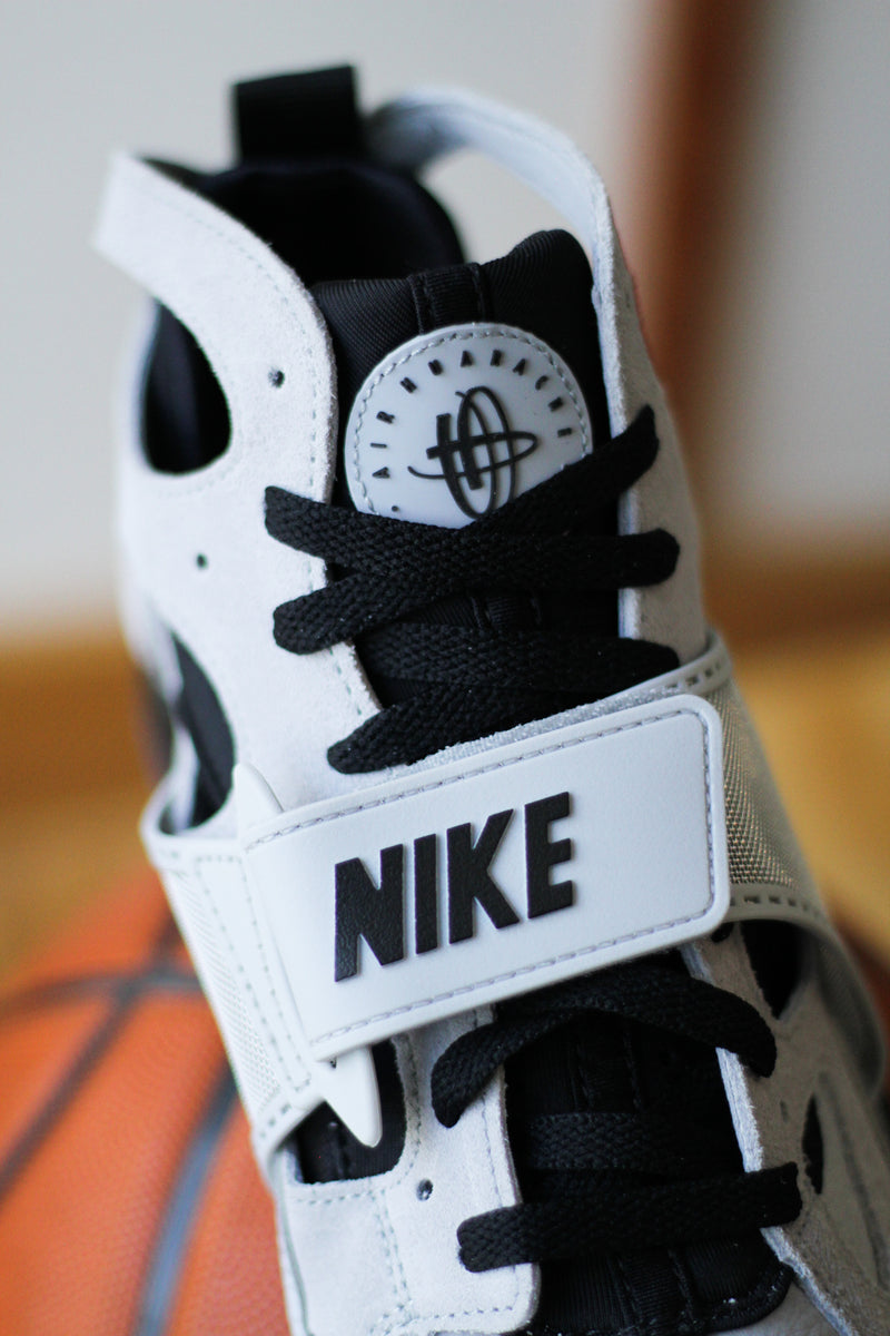 NIKE AIR TRAINER HUARACHE "WOLF GREY/STAR BLUE-BLACK"