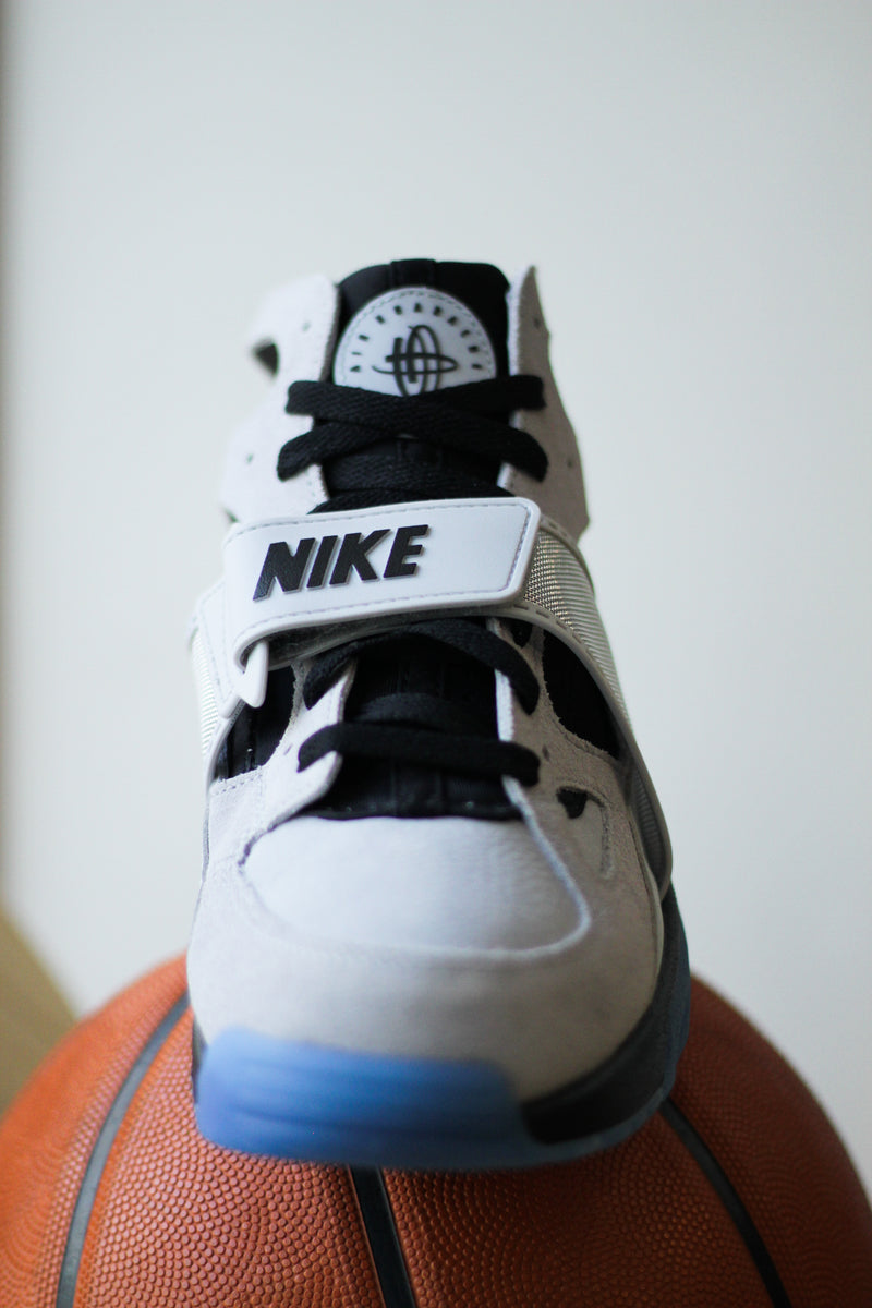 NIKE AIR TRAINER HUARACHE "WOLF GREY/STAR BLUE-BLACK"