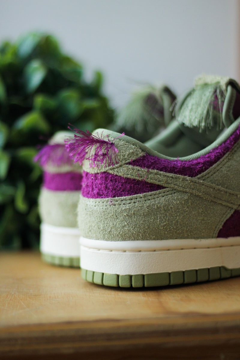 NIKE DUNK LOW RETRO SE "VIOTECH/DUSTY OLIVE-PALE IVORY"