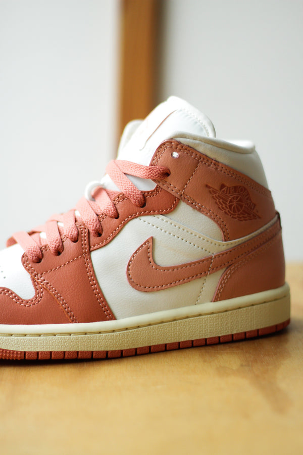 W AIR JORDAN 1 MID "SAIL/LT MADDER ROOT-MADDER ROOT-MUSLIN"