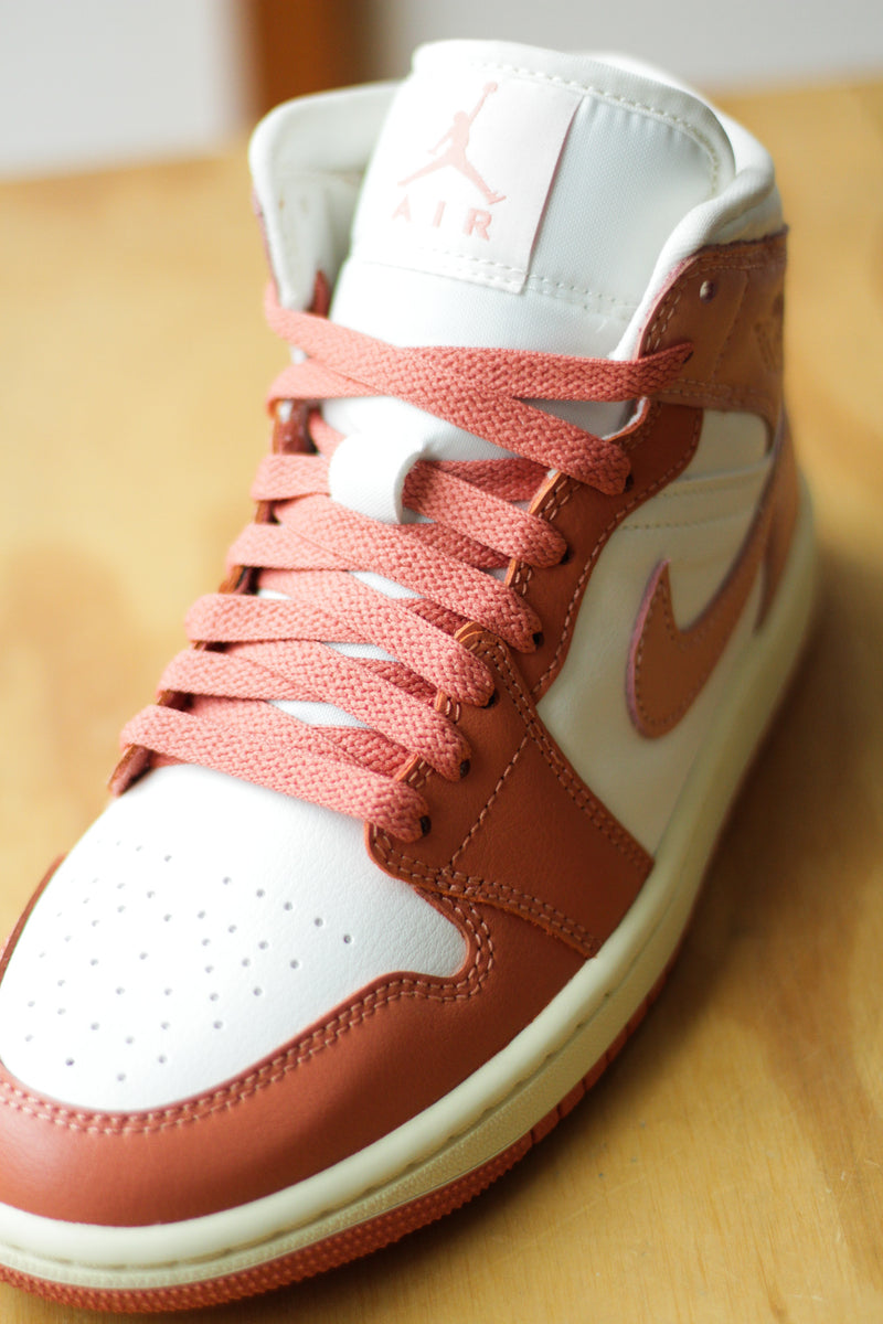 W AIR JORDAN 1 MID "SAIL/LT MADDER ROOT-MADDER ROOT-MUSLIN"