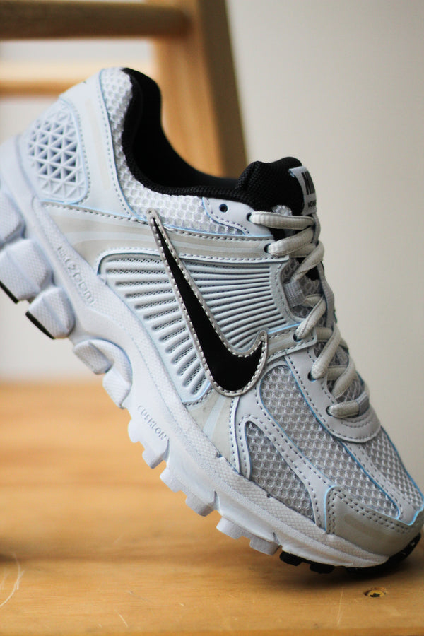 W NIKE ZOOM VOMERO 5 "BLUE TINT/BLACK-PLATINUM TINT"