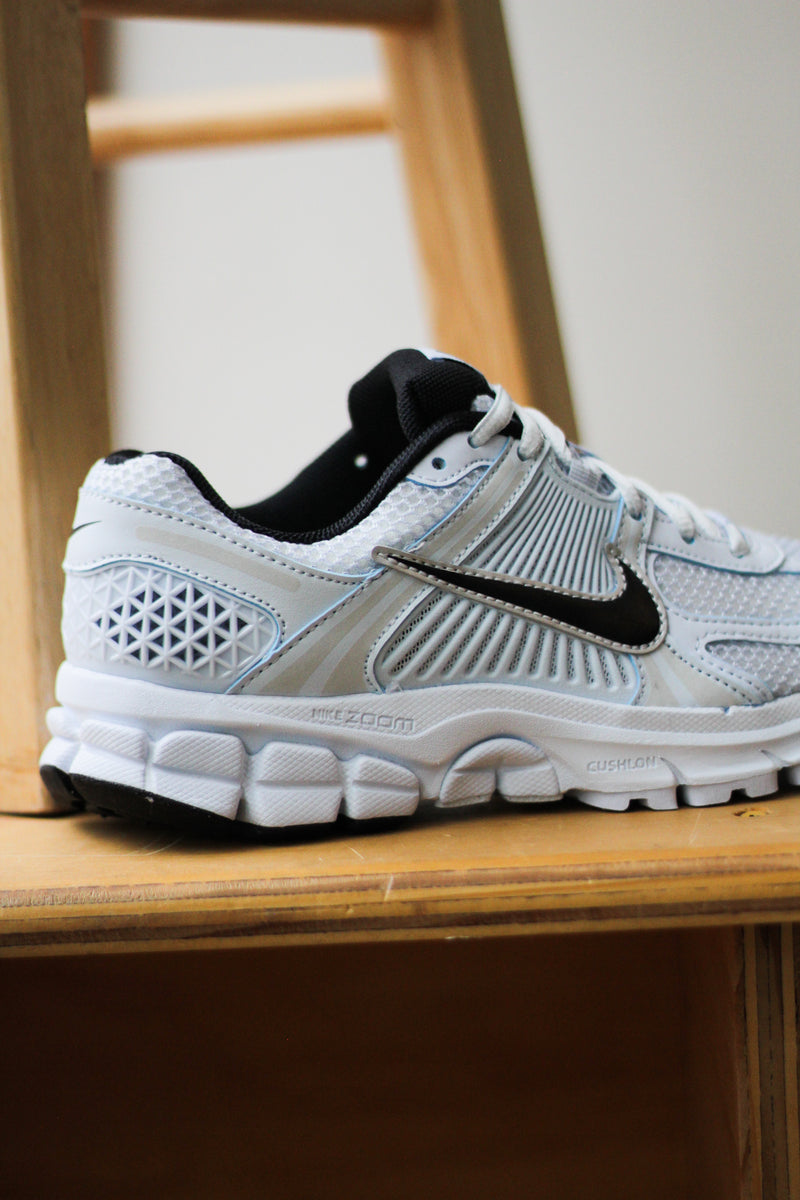 W NIKE ZOOM VOMERO 5 "BLUE TINT/BLACK-PLATINUM TINT"