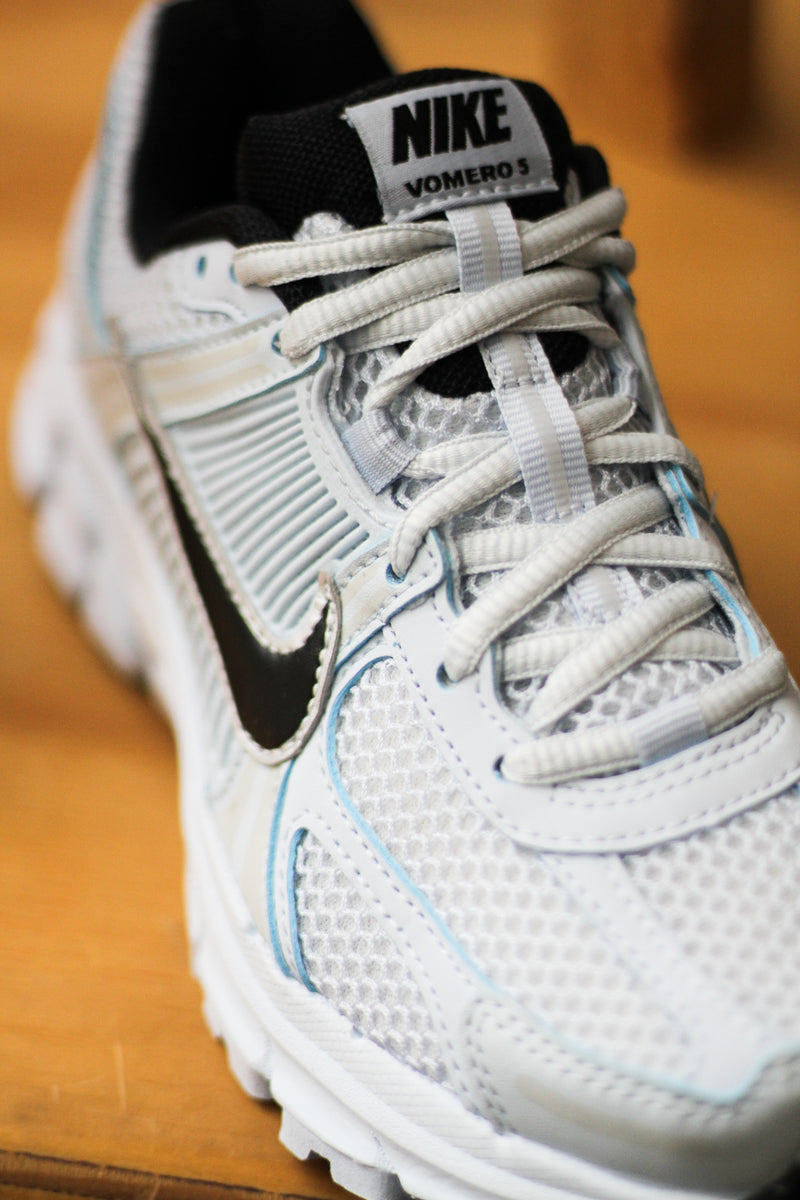 W NIKE ZOOM VOMERO 5 "BLUE TINT/BLACK-PLATINUM TINT"