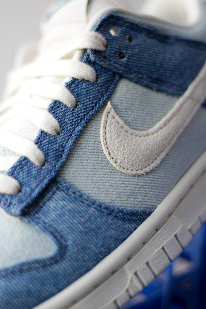 W NIKE DUNK LOW "SMOKEY BLUE/PALE IVORY-DENIM TURQ-OCHRE"