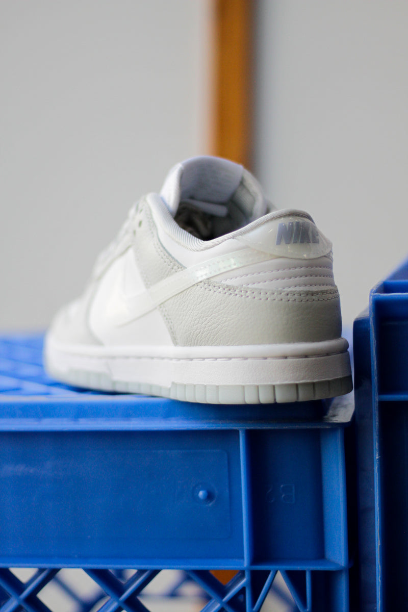 W NIKE DUNK LOW "PHOTON DUST/MULTI-COLOR-WHITE-BLUE ICE"