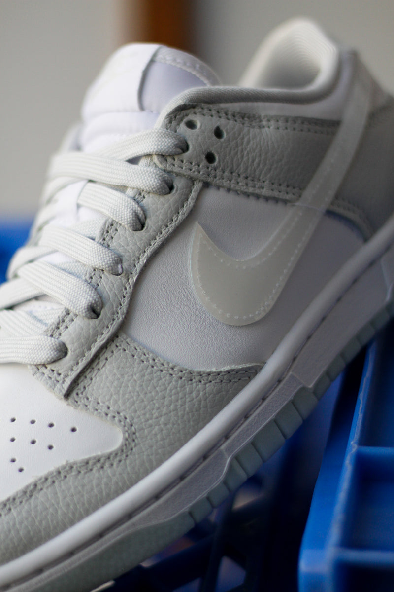 W NIKE DUNK LOW "PHOTON DUST/MULTI-COLOR-WHITE-BLUE ICE"