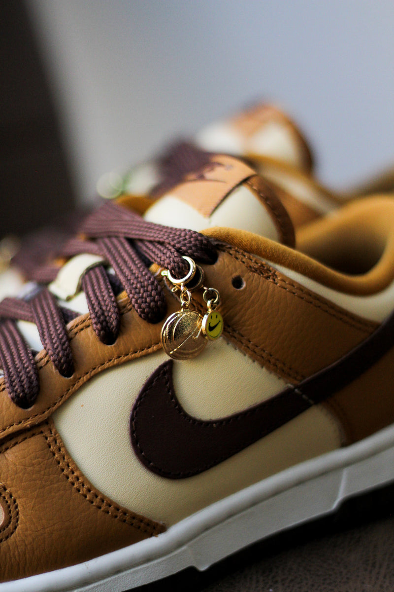 W NIKE DUNK LOW SE "DESERT OCHRE/FAUNA BROWN-PALE VANILLA"