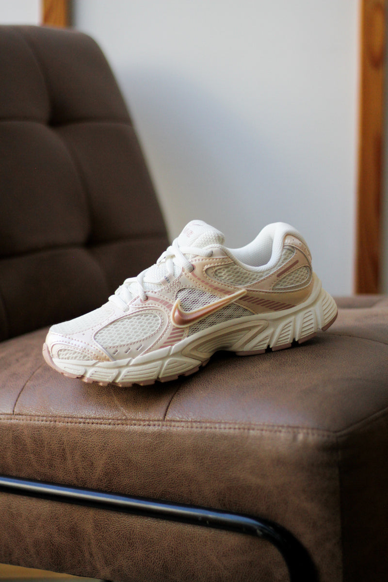 W NIKE V5 RNR "SOFT PEARL/PARTICLE PINK-PEARL WHITE