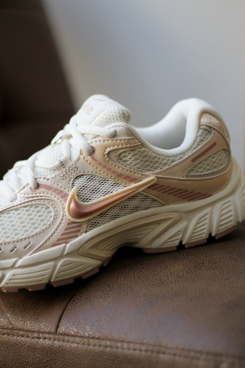 W NIKE V5 RNR "SOFT PEARL/PARTICLE PINK-PEARL WHITE